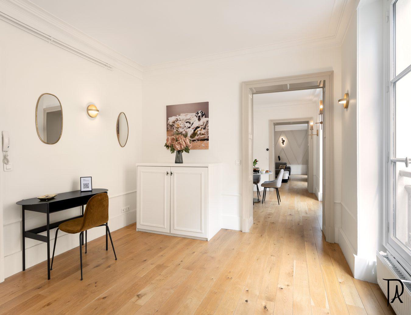 Entrance-office