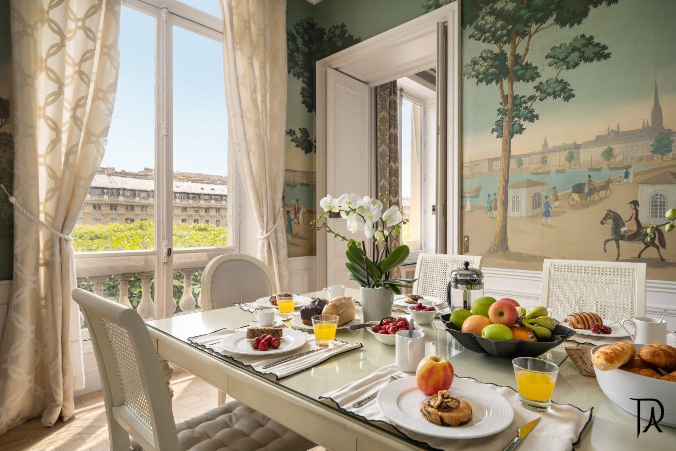 Breakfast in the dining room
